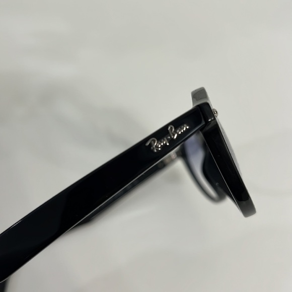RAY-BAN Women’s Sunglasses main image 5